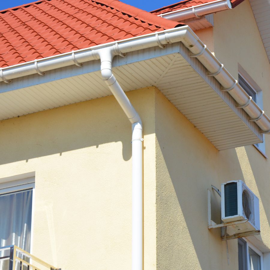 Home in Frostproof FL with gutters installed and maintained by trusted local experts First Choice Gutters